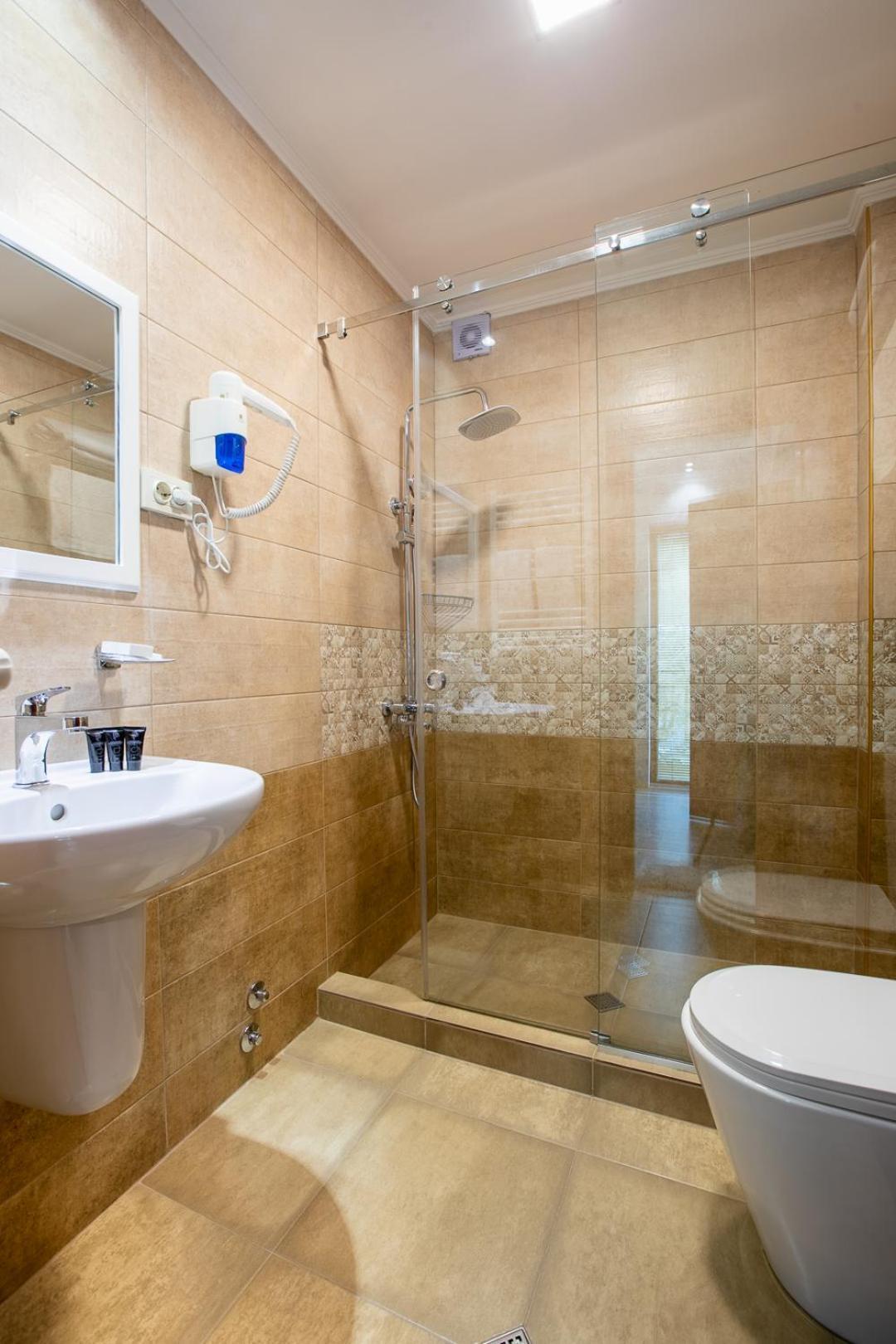 Hotel Gold Tower Местия Стая снимка