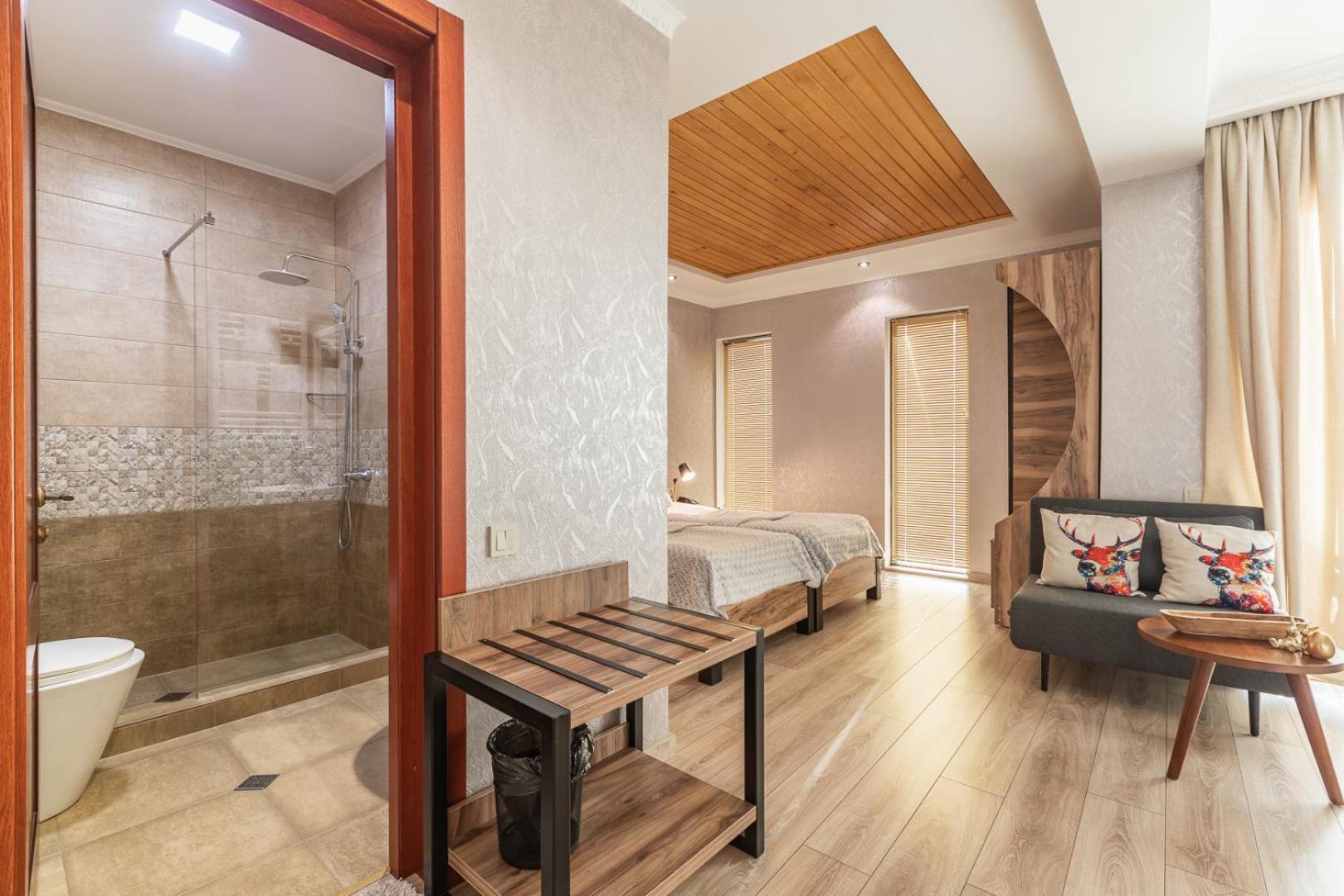 Hotel Gold Tower Местия Стая снимка